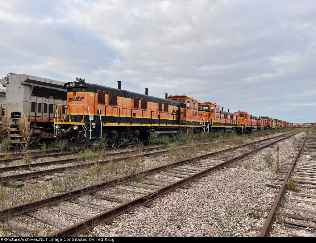 BNSF 1284 & 1283